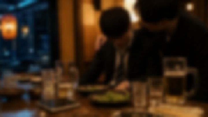 飲み会で酔った後輩を介抱する先輩